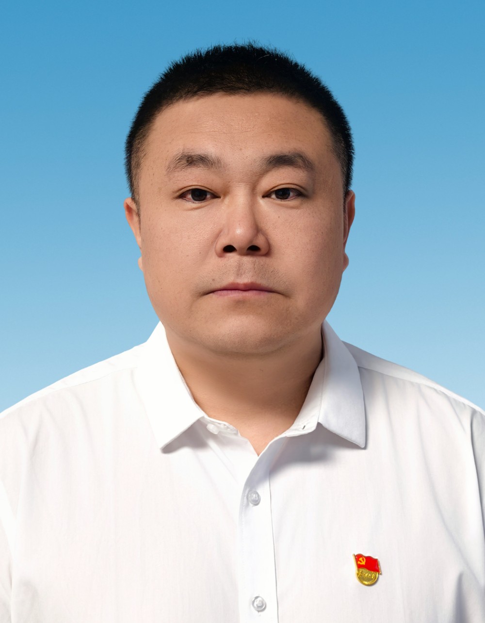 李亮